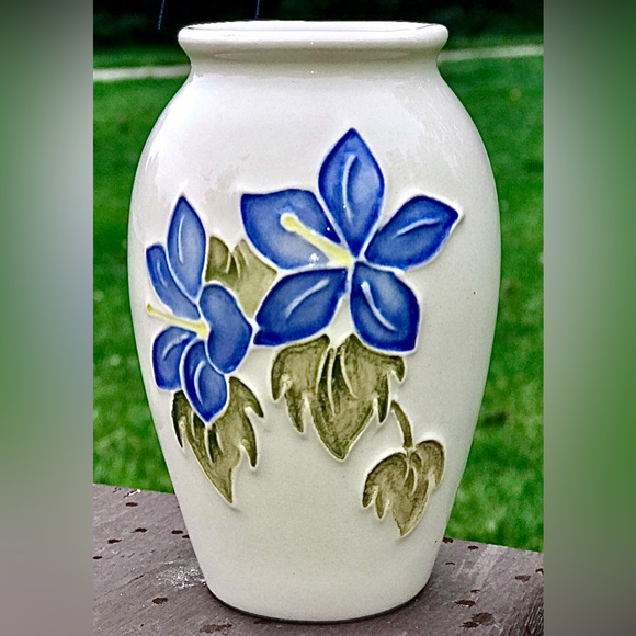 Vintage Antique Signed Hallmarked MOORCROFT MADE In ENGLAND Vase - Picture 9 of 9